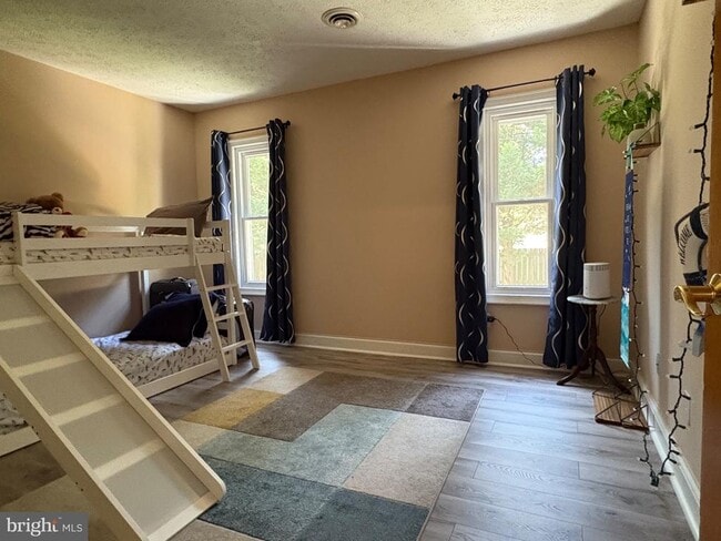 Building Photo - 803 Scott Cir