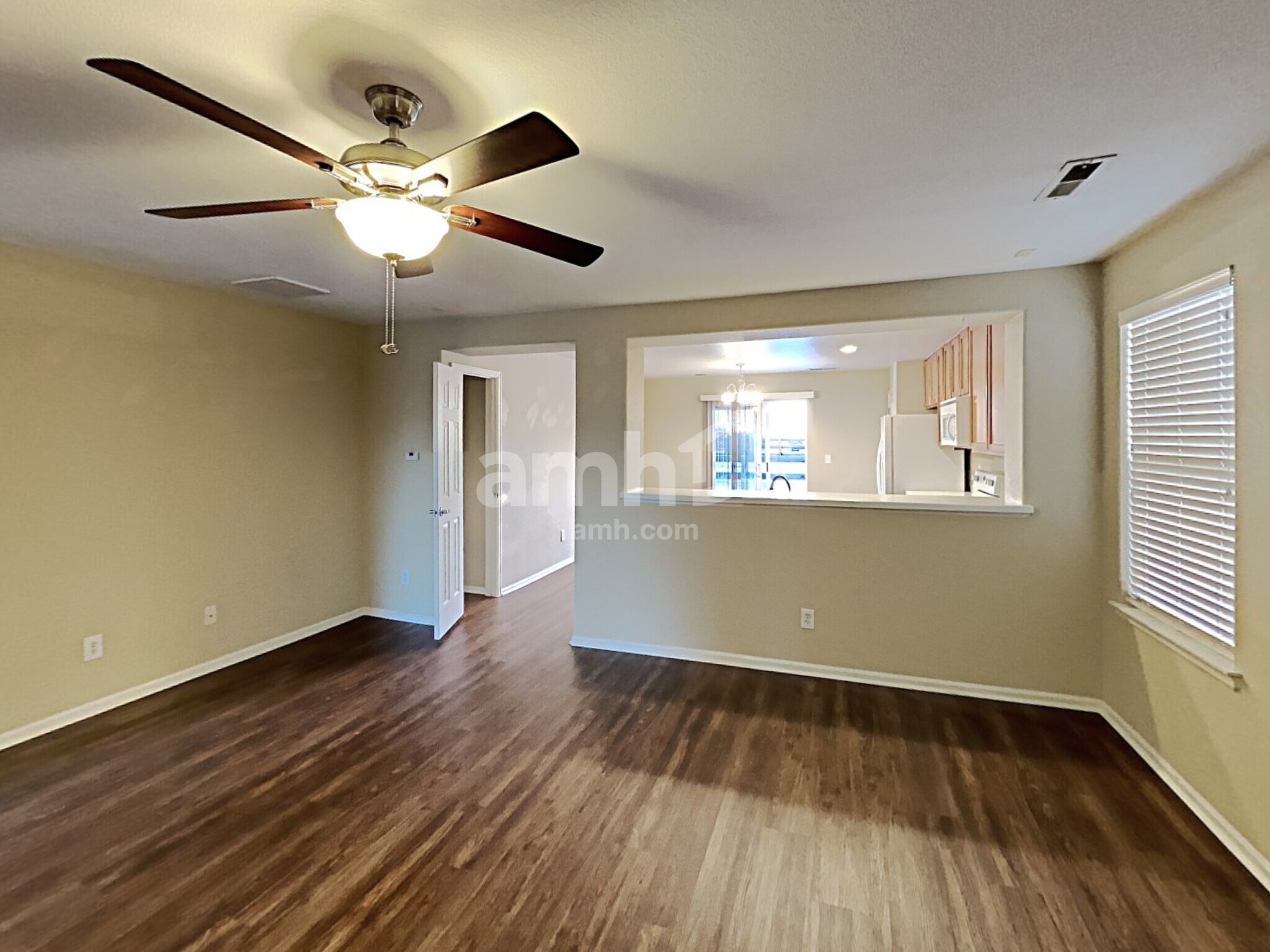 Building Photo - 810 Sunrise Dr