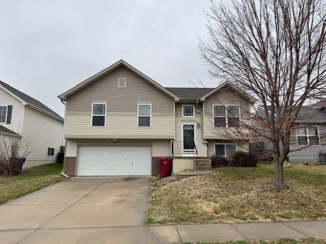 Building Photo - 11002 Girard St