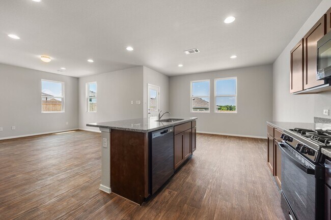 Building Photo - Brand New Home in Hymeadow!!!