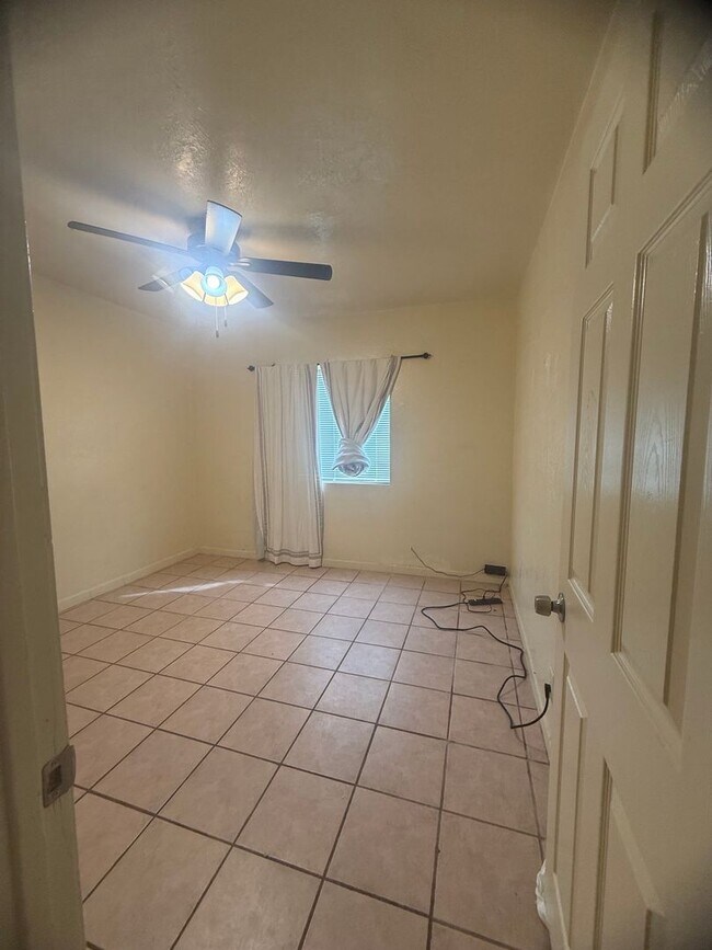 Building Photo - 426 Southwind Dr