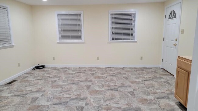 Building Photo - 31426 Cedar View Rd