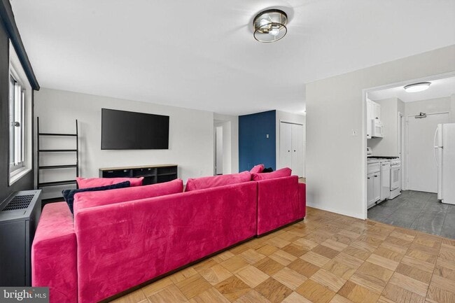 Building Photo - 1900 Lyttonsville Rd