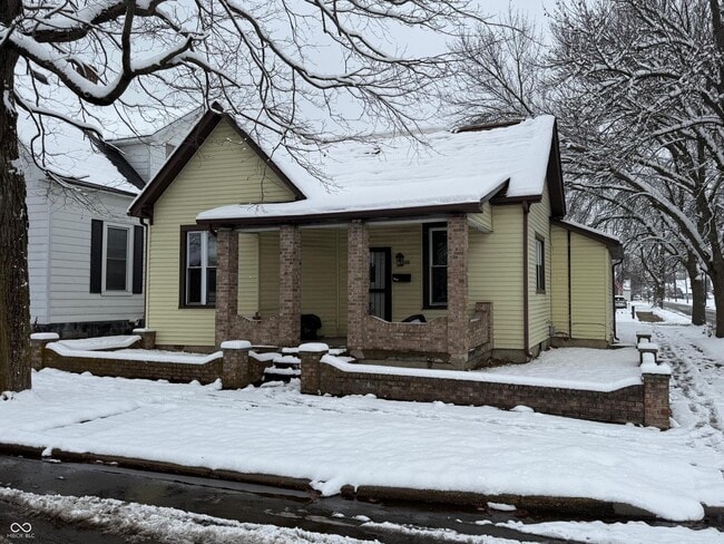 Primary Photo - 828 S West St