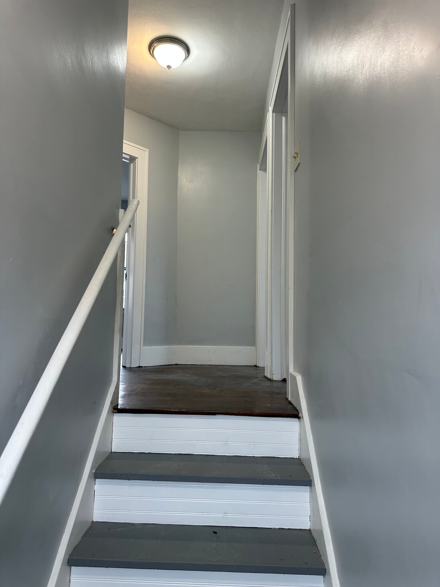 Building Photo - 819 W 18th St