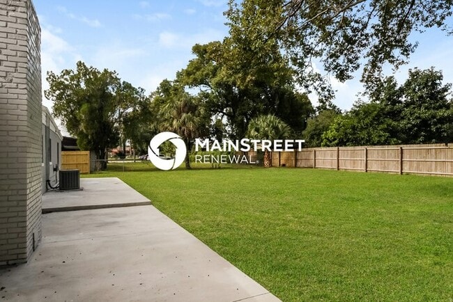 Building Photo - 4 Bedroom Pet-Friendly Home in ORLANDO, FL with Main Street Renewal