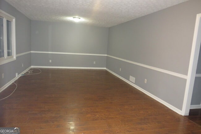 Building Photo - 1105 Hampton Rd