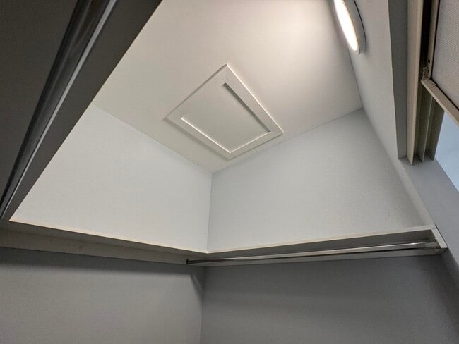 Building Photo - 6936 SW 39th St