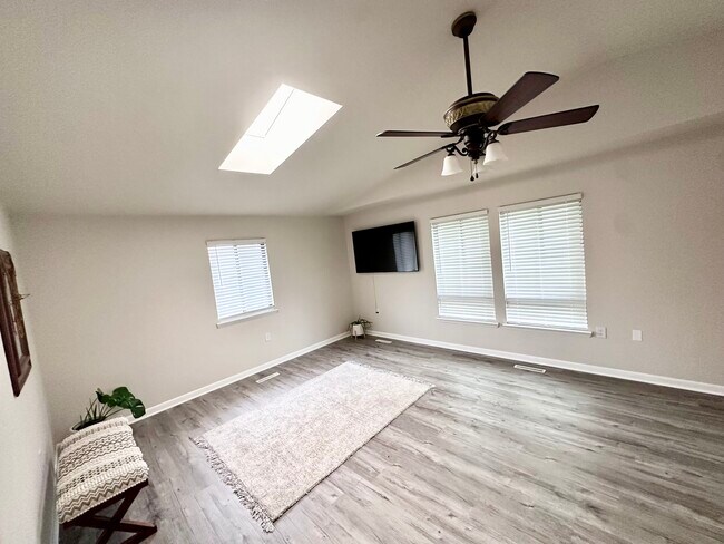 Building Photo - 10394 Meadowhead Cir