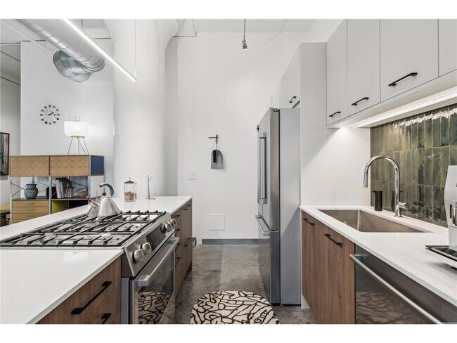 Building Photo - 250 Park Ave