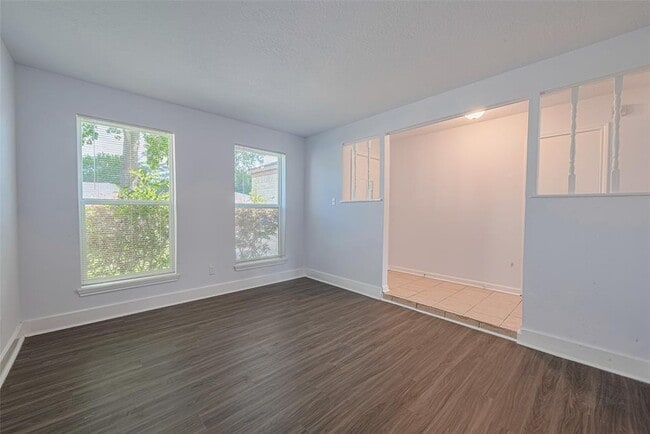 Building Photo - 7926 Jonquil Dr