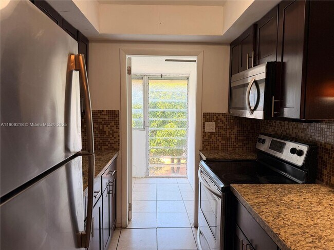 Building Photo - 20490 NW 7th Ave