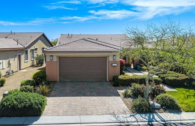 Building Photo - 51234 Longmeadow St