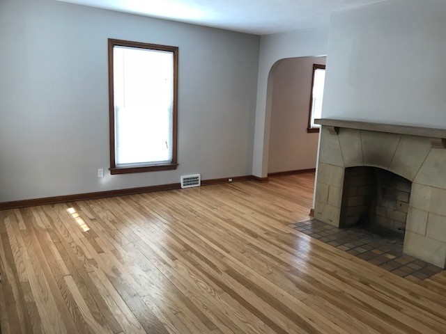 Building Photo - New to Euclid Ohio!