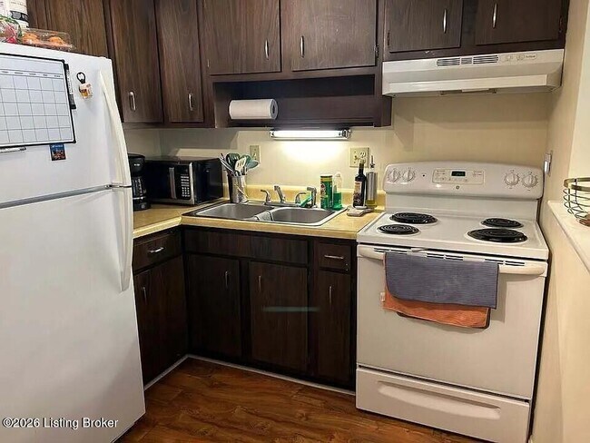 Building Photo - 240 Breckenridge Ln