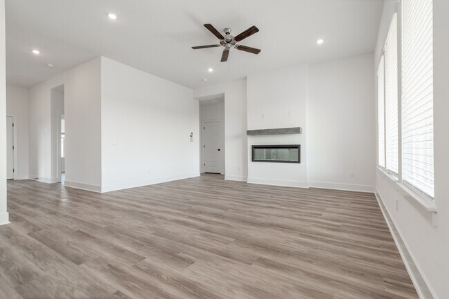 Building Photo - 587 W Gosling Isle