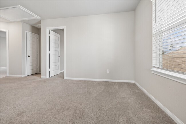 Building Photo - 2425 Shellcracker Dr
