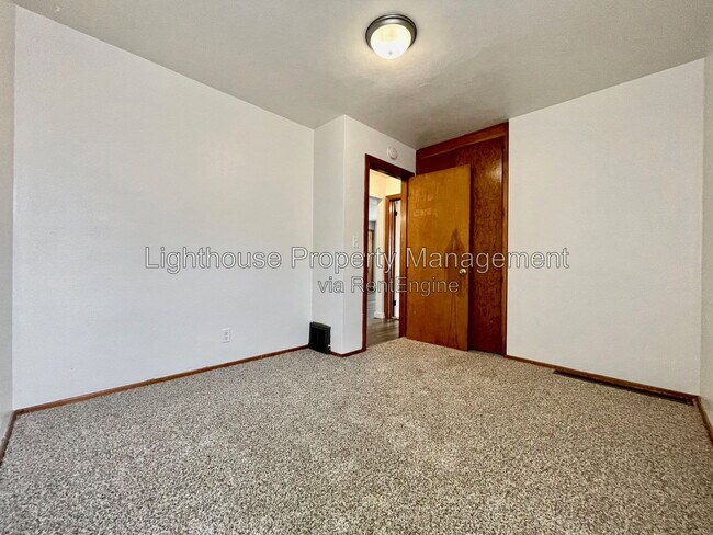 Building Photo - 1212 Ottillia St SE