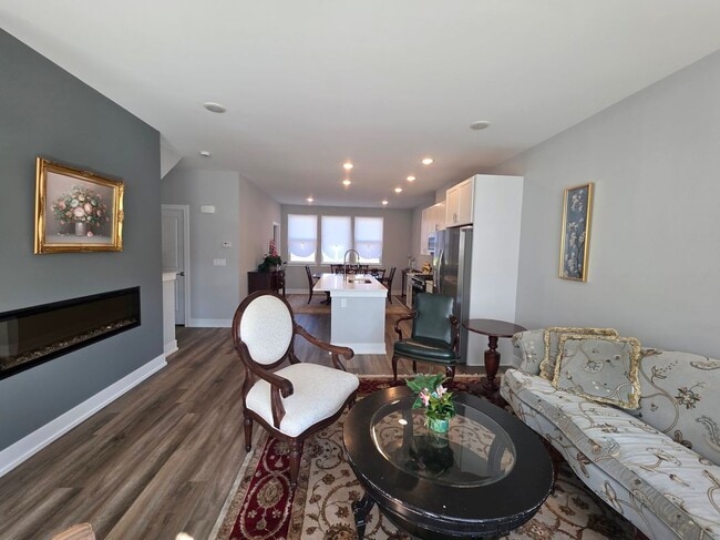 Building Photo - 3604 Trumbull