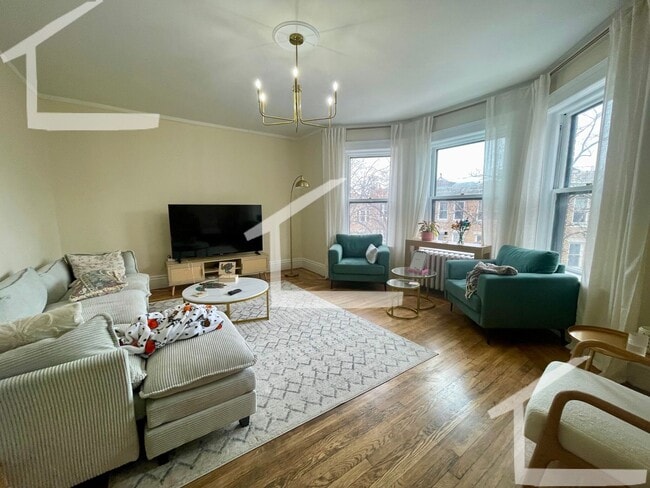 Building Photo - 9/1 Oversized 5BR near BU, Longwood, Kenmo...
