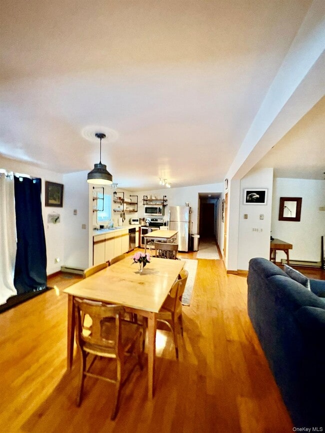 Building Photo - 84 Country Rd