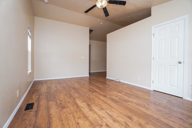 Building Photo - 2105 S Euclid Ln