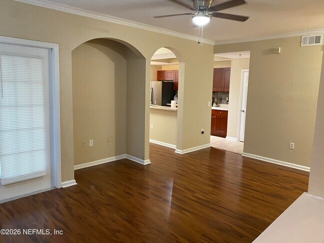 Building Photo - 3938 Hendricks Ave
