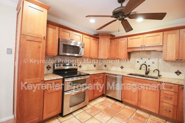 Building Photo - 3702 E 85th Pl