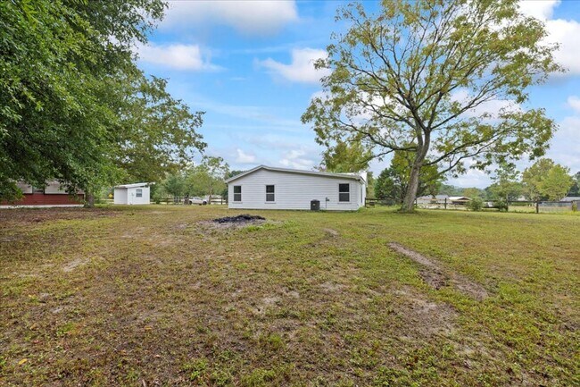 Building Photo - AVAILABLE 9/19!! 3bed/2bath with flex spac...