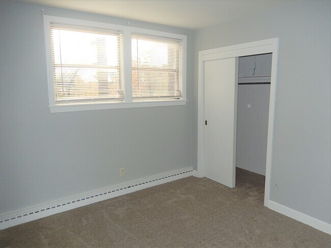 Building Photo - 106 Byron Pl