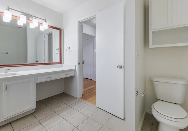 Building Photo - 973 Fairbanks Cir