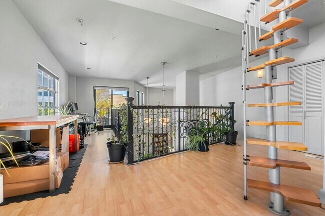 Building Photo - 725 Tehama St