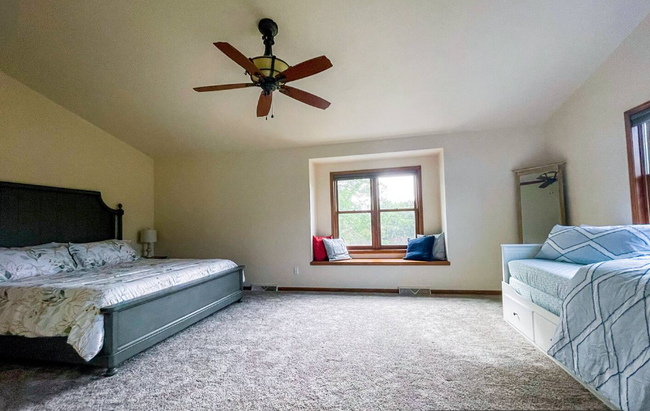 Master Bedroom - King bed and daybed that can be used as twin or pulled out to use as a King - 4205 Hunters Glen Dr