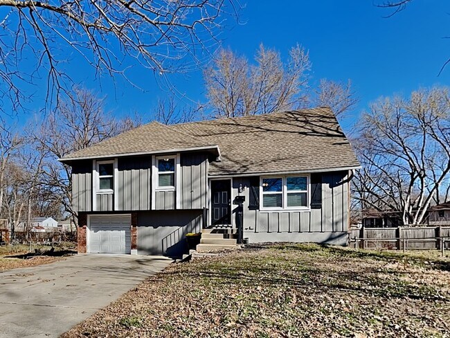 Primary Photo - 8909 Stark Ave