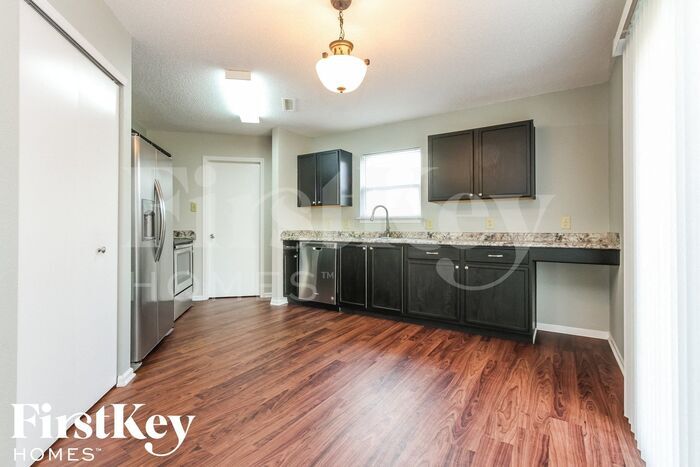 Building Photo - 10342 Fairmont Ln