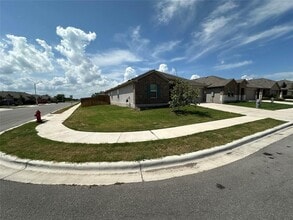 Building Photo - 332 Harvest Crk Dr