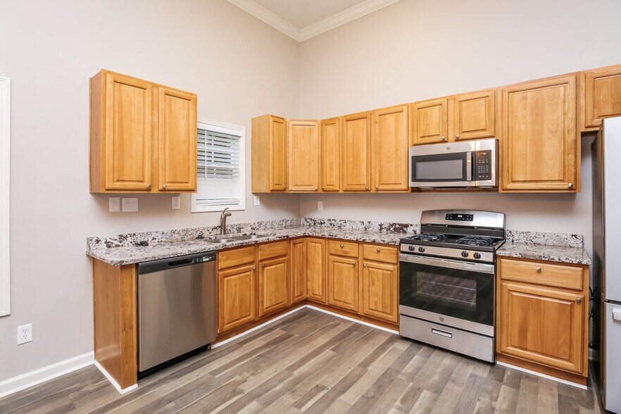 Building Photo - 1561 Black Hickory Pl