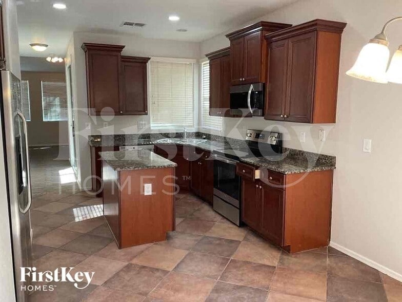 Building Photo - 4151 E Oakland St