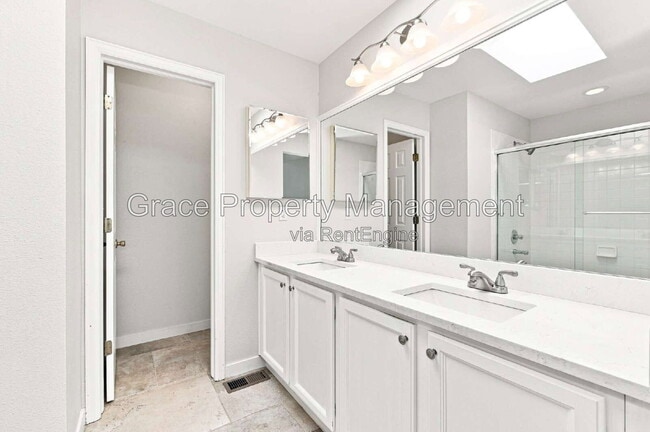 Building Photo - 2230 Andrew Dr