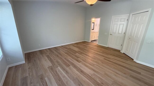 Building Photo - 3342 Covered Bridge Dr W