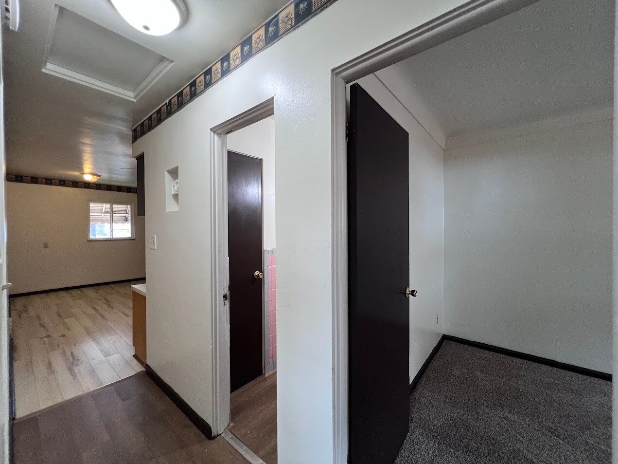 Building Photo - 609 8th St