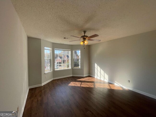 Building Photo - 6387 Seths Way