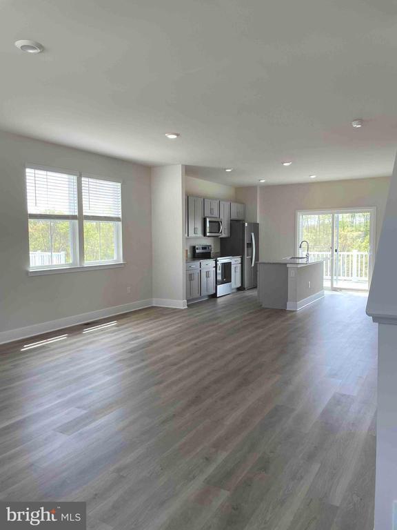 Building Photo - 161 Munsee Cir