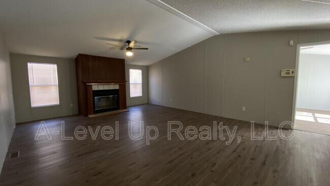 Building Photo - 315 W Lee St
