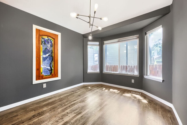 Building Photo - 885 Marlstone Pl