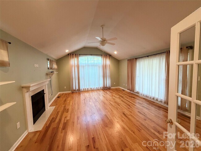 Building Photo - 509 Barringer St