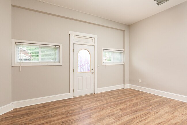 Building Photo - 5409 Lansdowne Ave