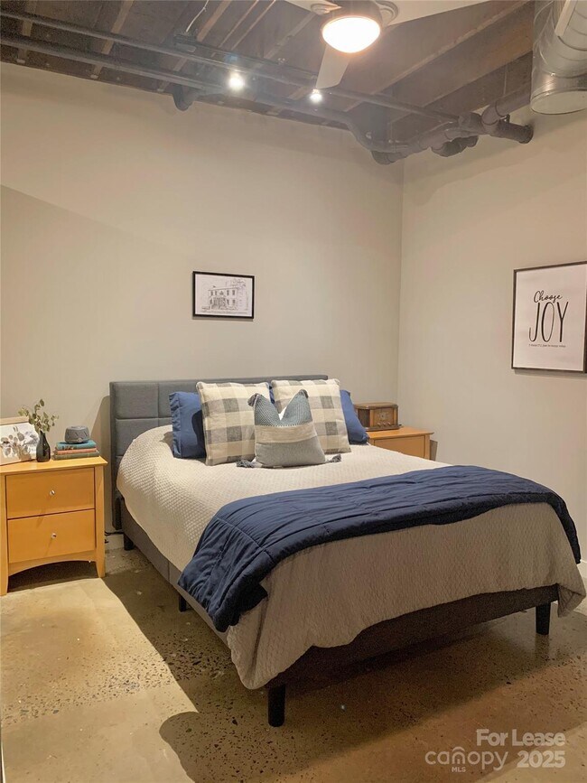 Building Photo - 3612 Artist's Way