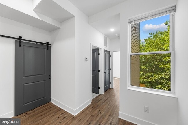 Building Photo - 3934 W Girard Ave