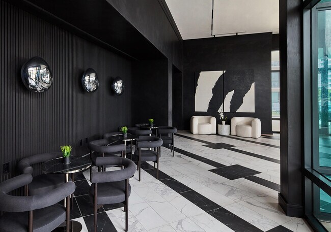 Building Photo - 695 S Olive Ave